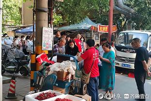 C罗今天下午抵达深圳，已有大批球迷在深圳机场等候